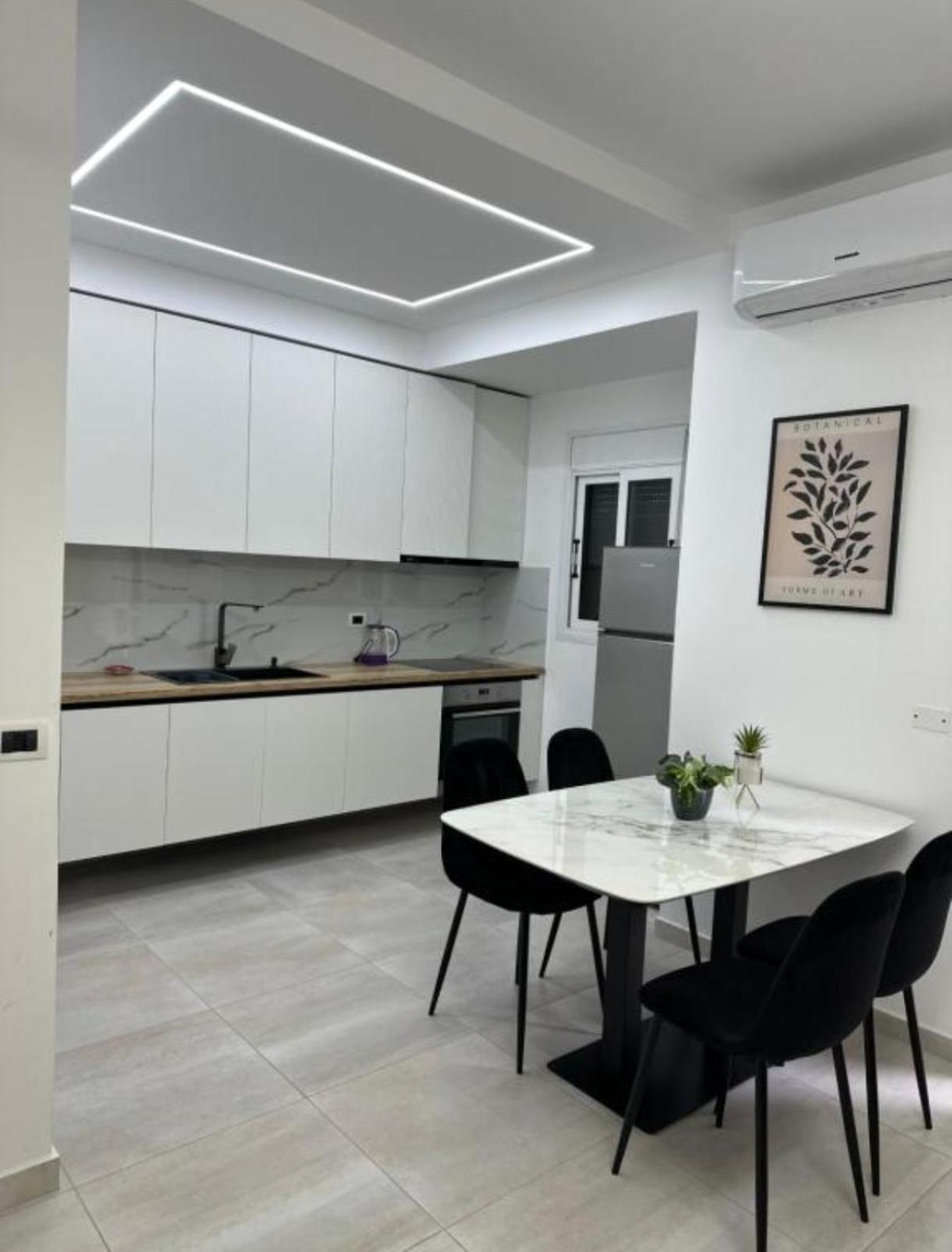 Duplex Lungomare Suites Vlorë エクステリア 写真